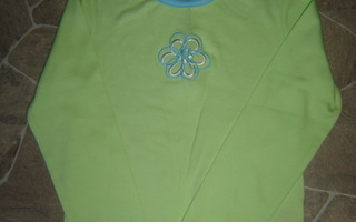 UUSI limenvärinen paita, edessä kukkakirjailu, koko 116 cm