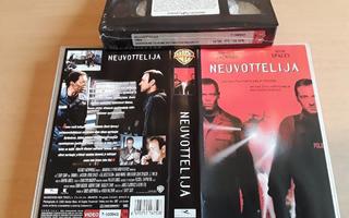 Neuvottelija - SF VHS (Warner Home Video)
