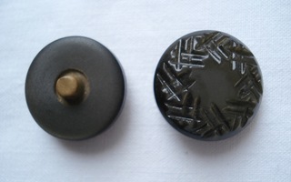 VINTAGE NAPPI, kuvio keskellä, metalli kanta, Ø 20mm