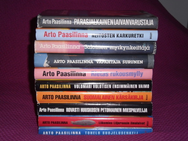 Arto Paasilinnan kirja / romaani -paketti - 15 kpl kirjoja 