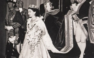 Kuningatar Elizabeth saapuu kruunajaisiinsa, v. 1953