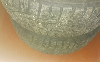 renkaat 2kpl 185/60R15 88T