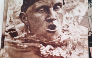 Kansan Kuvalehti 33/1931 Topi Reingoldt uintimaaottelussa