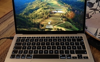 MacBook Air 13" 2020 (otettu käyttöön 2022)