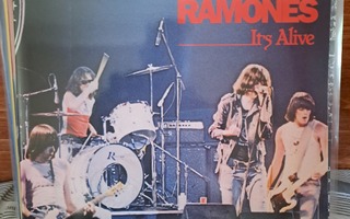 Ramones It's Alive 2013