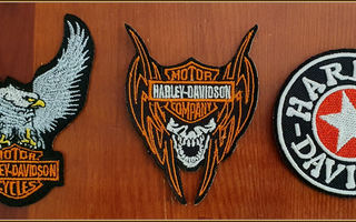 3 kpl Harley-Davidson kangasmerkkejä