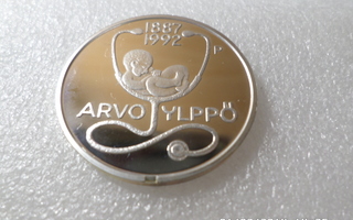 10 euroa  1992   Arvo  Ylppö   Proof    Pillerissä.