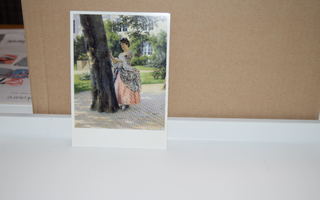 postikortti nainen ja puu