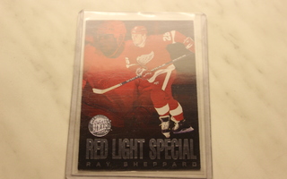 1995-96 Ultra Red Light Special Gold Medallion Rey Sheppard