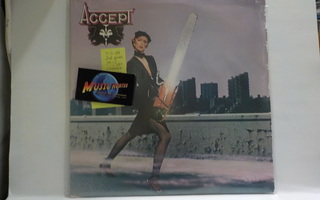 ACCEPT - S/T M-/VG+ US 1984 2. PAINOS LP