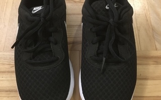 Nike tanjun lenkkarit koko 30 sisämitta 18,5 cm