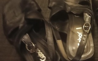 Gabor mustat kengät, aitoa nahkaa , koko 41 (7 1/2)