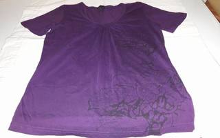 Toppi / t-paita : violetti t-paita koko S