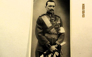 Mannerheim marsalkansauva edessä *