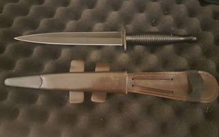 Fairbairn Sykes SAS Commando dagger