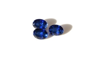 Safiiri sininen 8.6ct, upea säihkyvä väri (SYNTH)