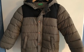 Benetton toppatakki kokoa 130cm