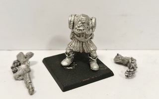 WH40K - Rogue Trader Imperial Guard Ogryn figuuri [G14]