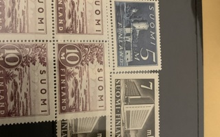 Suomalaisia postimerkkejä