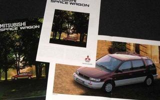 1994 Mitsubishi Space Wagon esite - KUIN UUSI - 24 siv  suom