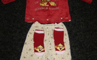 Nalle Puh ja Tikru vauvoina paita + housut + sukat, 80 cm