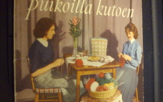 Mary Olki : Värikästä puikoilla kutoen ( 1 p. 1956 ) sis.psk