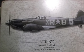 Peltikyltti lentokone Spitfire "Stinky", viherharmaa