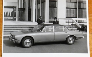 1976 Daimler Double Six Vanden Plas pressikuva - KUIN UUSI