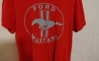 Ford mustang t-paita koko M