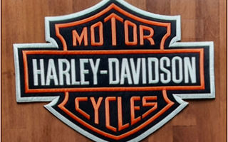 Iso Harley-Davidson kangasmerkki  (24 x 31cm)