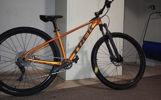 TREK MARLIN 7