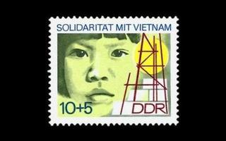 DDR 1886 ** Voittamaton Vietnam (1973)