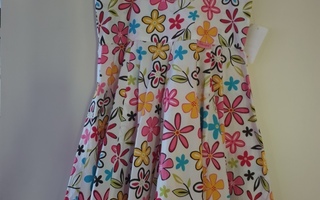 Kaunis UUSI kukkakuvioinen SNOOPY-mekko, koko 122 cm