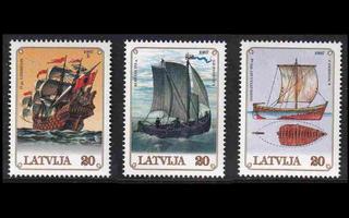 Latvia 455-7 ** Vanhoja purjealuksia (1997)