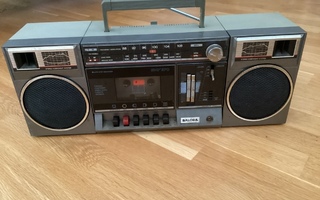 Salora SKY-970 radio