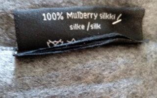 Tyylikäs, käyttämätön "Mulberry silkki" kaulaliina 180 x 30