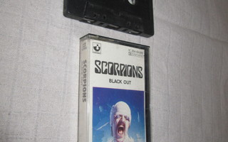 SCORPIONS - BLACK OUT
