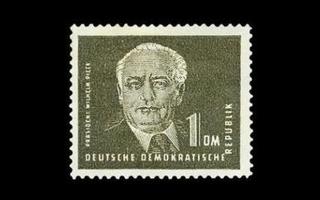 DDR 253 ** Presidentti Wilhelm Pieck 1 DM (1950)