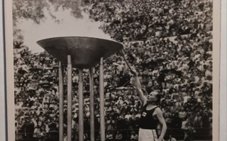 Helsinki, Paavo Nurmi sytyttää Olympiatulen 1952, vkpk, ei p