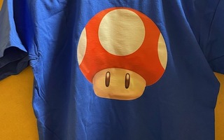 Super Mario sieni paita S pun