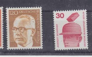 Saksa Berliini 1971 käyttömerkkejä postituoreena