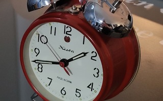Xisen herätyskello (Retroa, punainen)