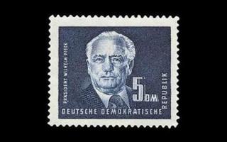 DDR 255 ** Presidentti Wilhelm Pieck 5 DM (1950)