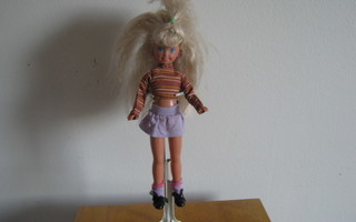 Barbie Stacie nuken asusteet.