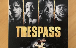 Trespass (blu-ray + dvd)