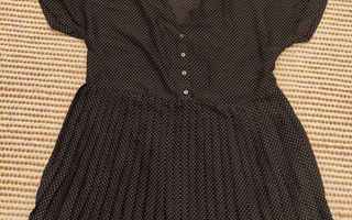 Zara musta pliseerattu mekko, koko M