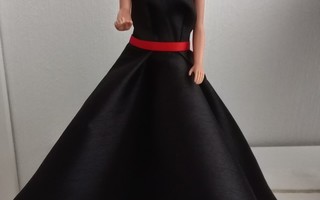 Barbie musta mekko
