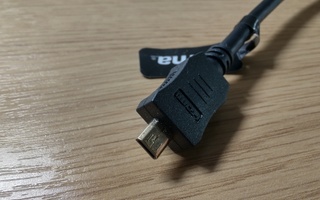 Micro HDMI to HDMI adapteri