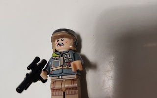 figuuri star wars  rebel trooper