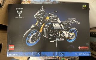 LEGO Technic 42159 Yamaha MT-10 SP